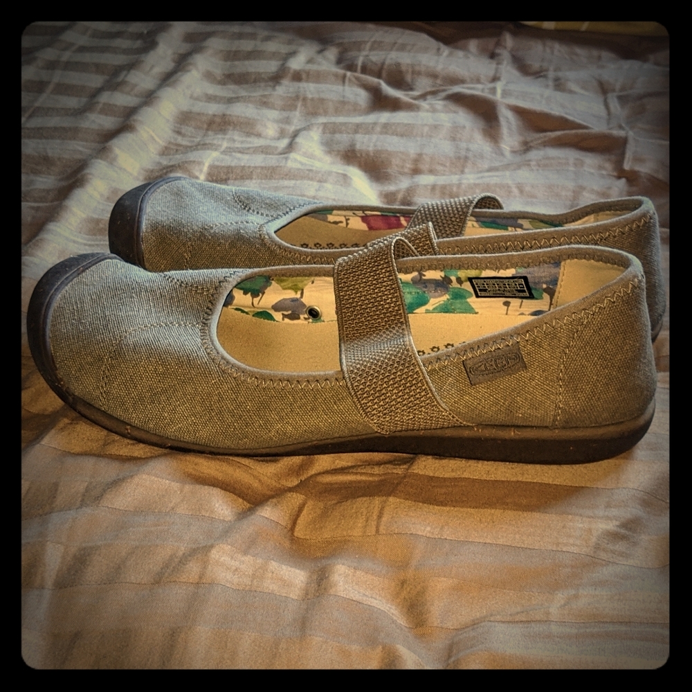Like new Keen size 10.5